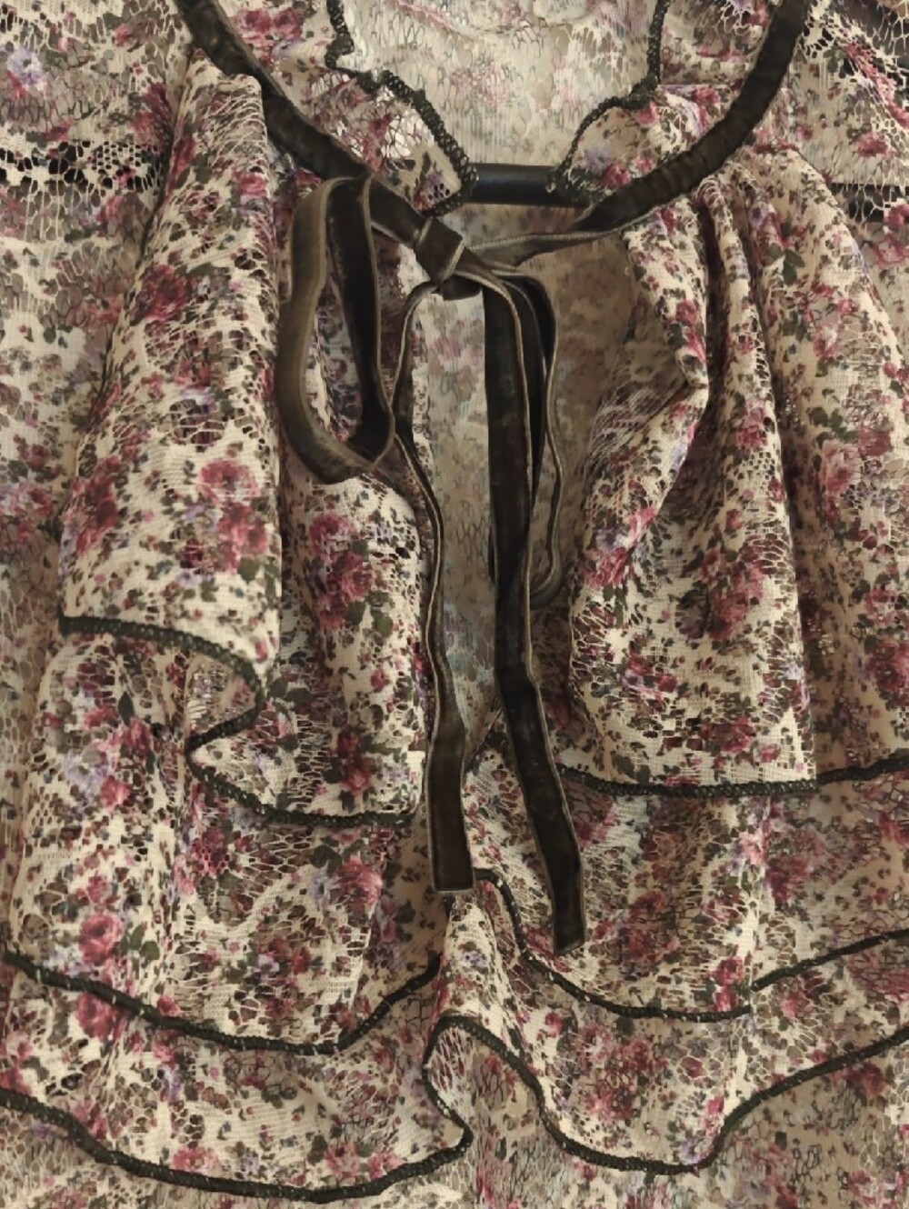 Zara Cream Blouse with Pink Floral Ruffles and Tie Neck - Picture 3 of 6